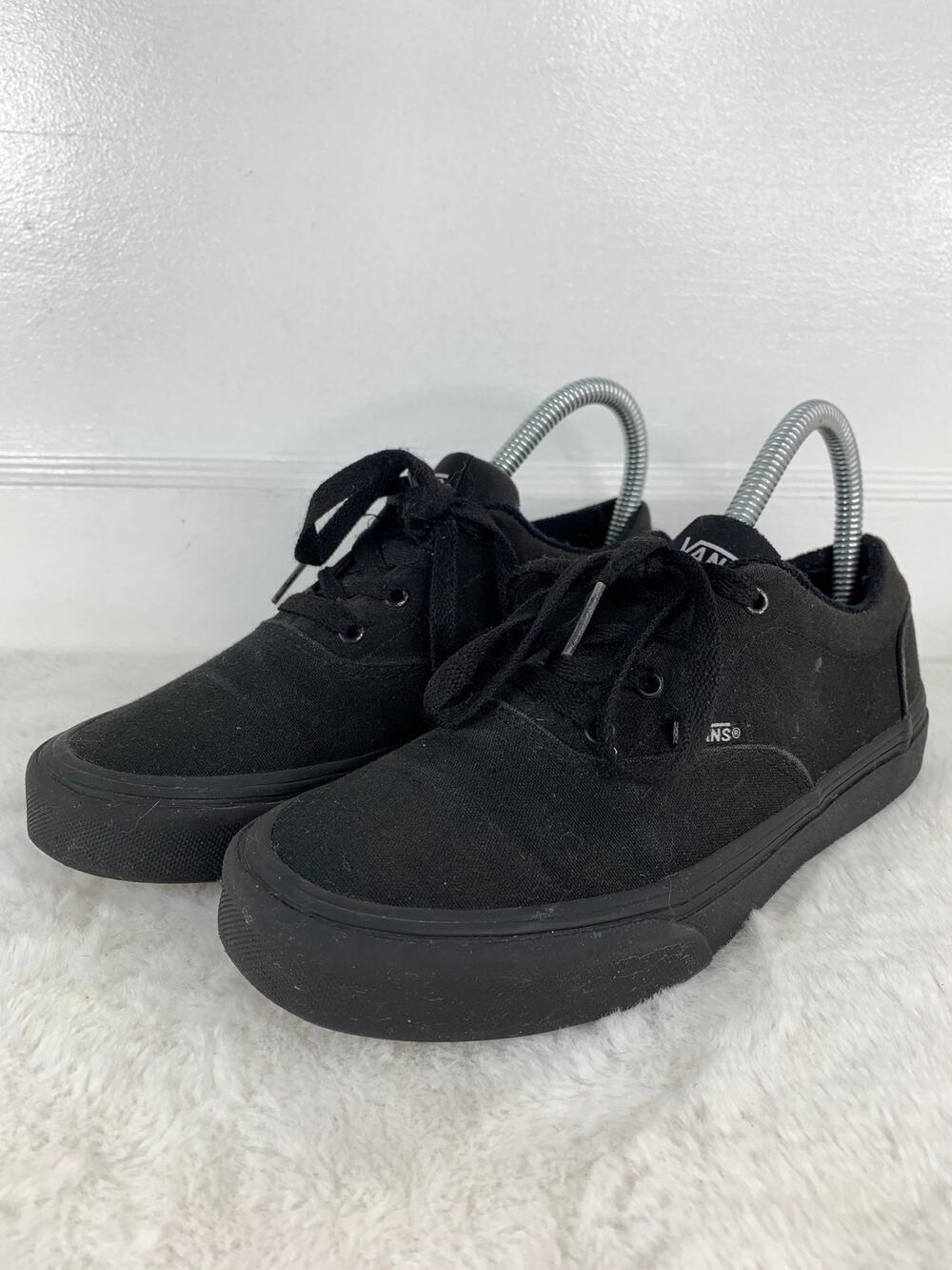 Vans Off The Wall Black Low Lace-Up Canvas Sneakers Youth Size 4
